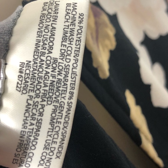 4/$25 sale Short floral dress keyhole 3/4 sleeve - Picture 7 of 7